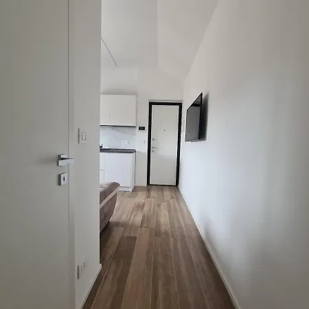 Elegante Porta Susa Apartment